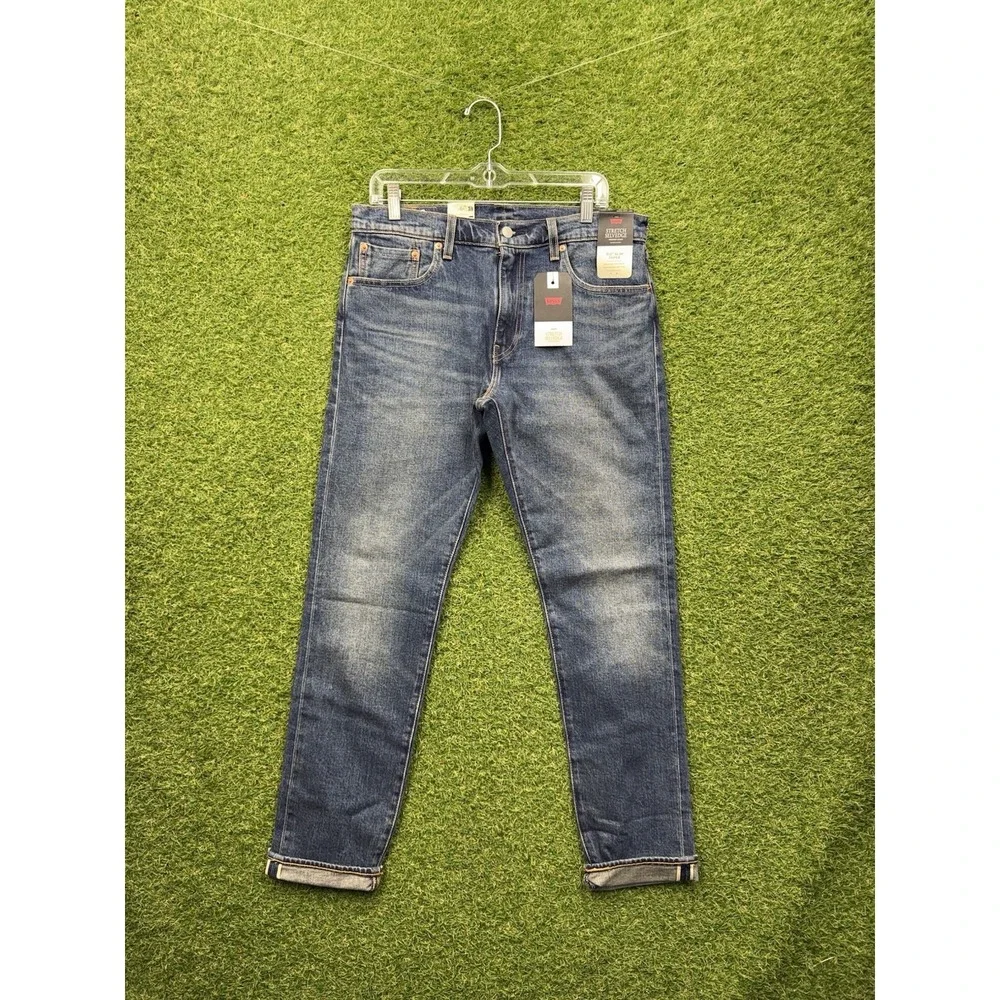 Levis shop confidence